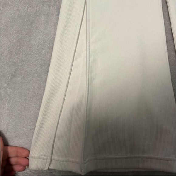 Lululemon Brushed Softstreme Ribbed Zip Flare Pant 32.5" size 2 White Opal - Picture 5 of 11